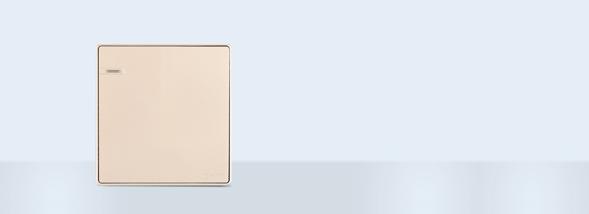 簡約大氣 唯美風格
 大面板，超大按鍵。...