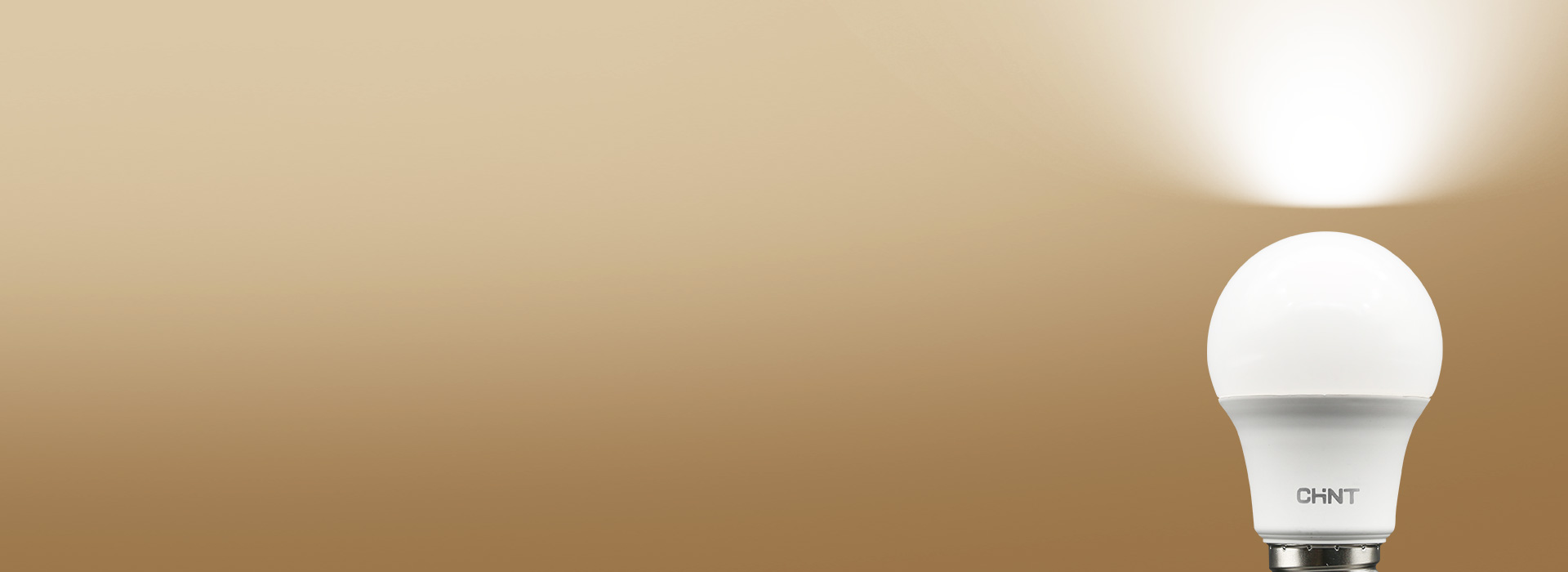 高透光PC燈罩，均勻出光
 球泡外殼采用...