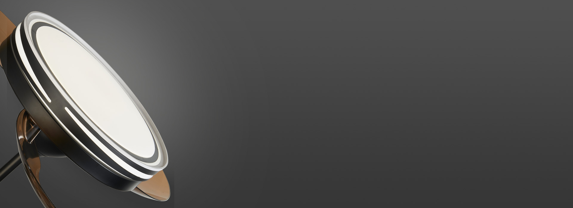 風柔和，光也柔和
 亞克力材質燈罩，透光...