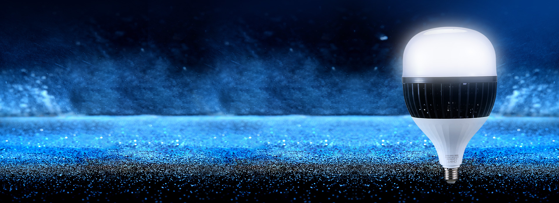 球泡：QP27系列
 高亮節能，高效散熱...