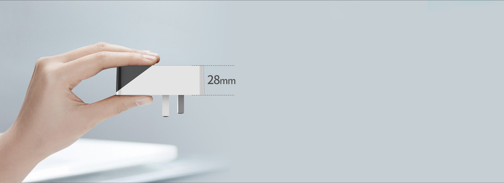 嬌小身形，纖薄不占空間 厚度僅28mm...