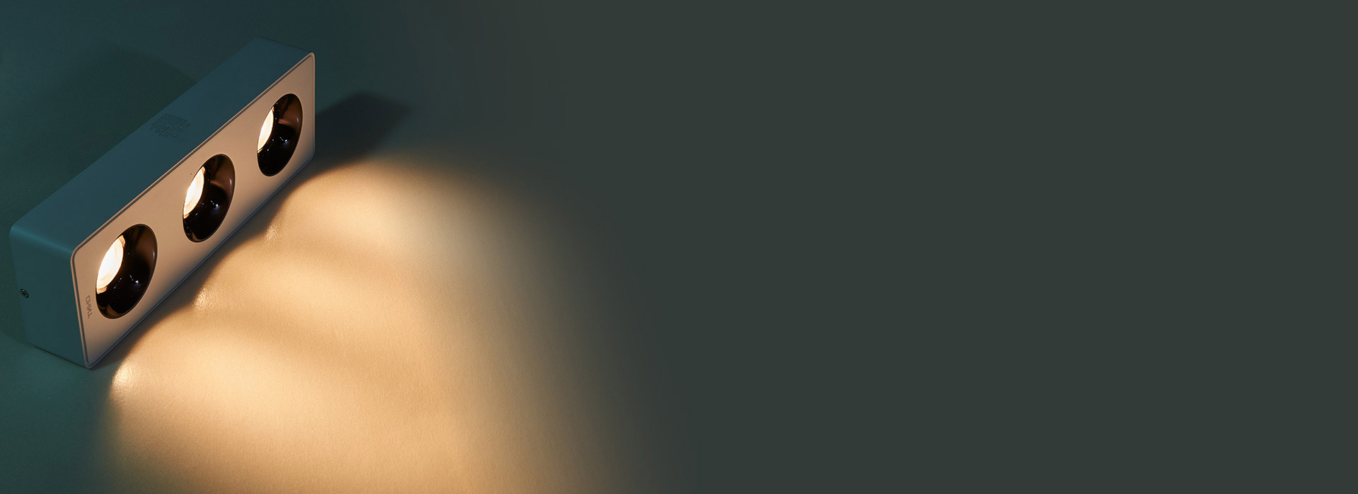 光源深藏，見光不見燈
 深藏式光源設計，...